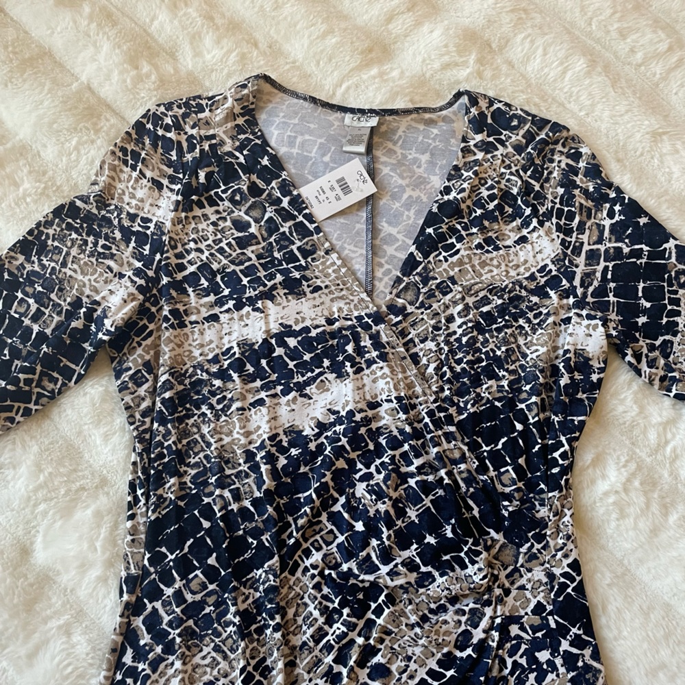 Cache Dress. - Picture 2 of 4